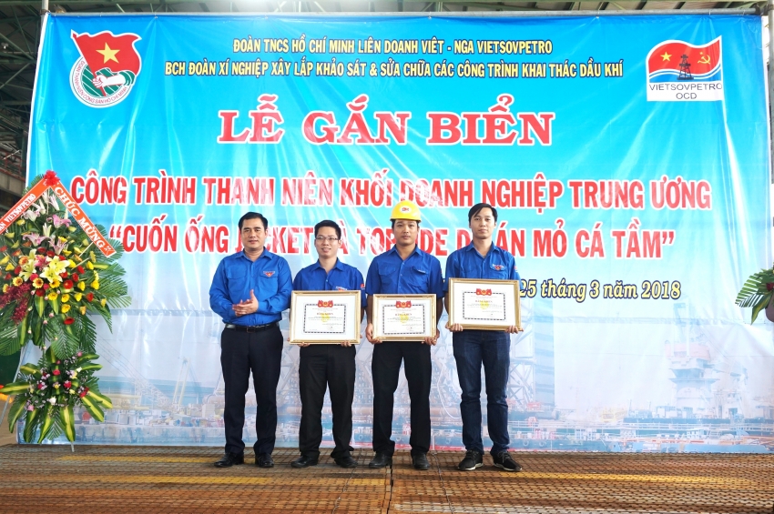 gan bien cong trinh thanh nien cuon ong thep chan de va khoi thuong tang cho du an ca tam