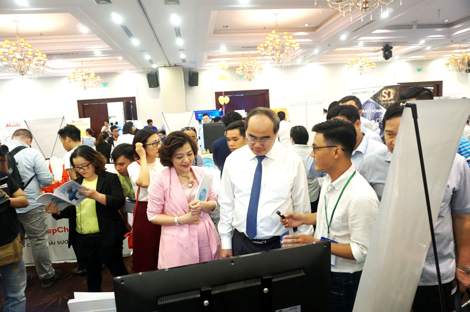 vietnam startup day 2018 thu hut 20 doanh nghiep khoi nghiep nuoc ngoai tham gia