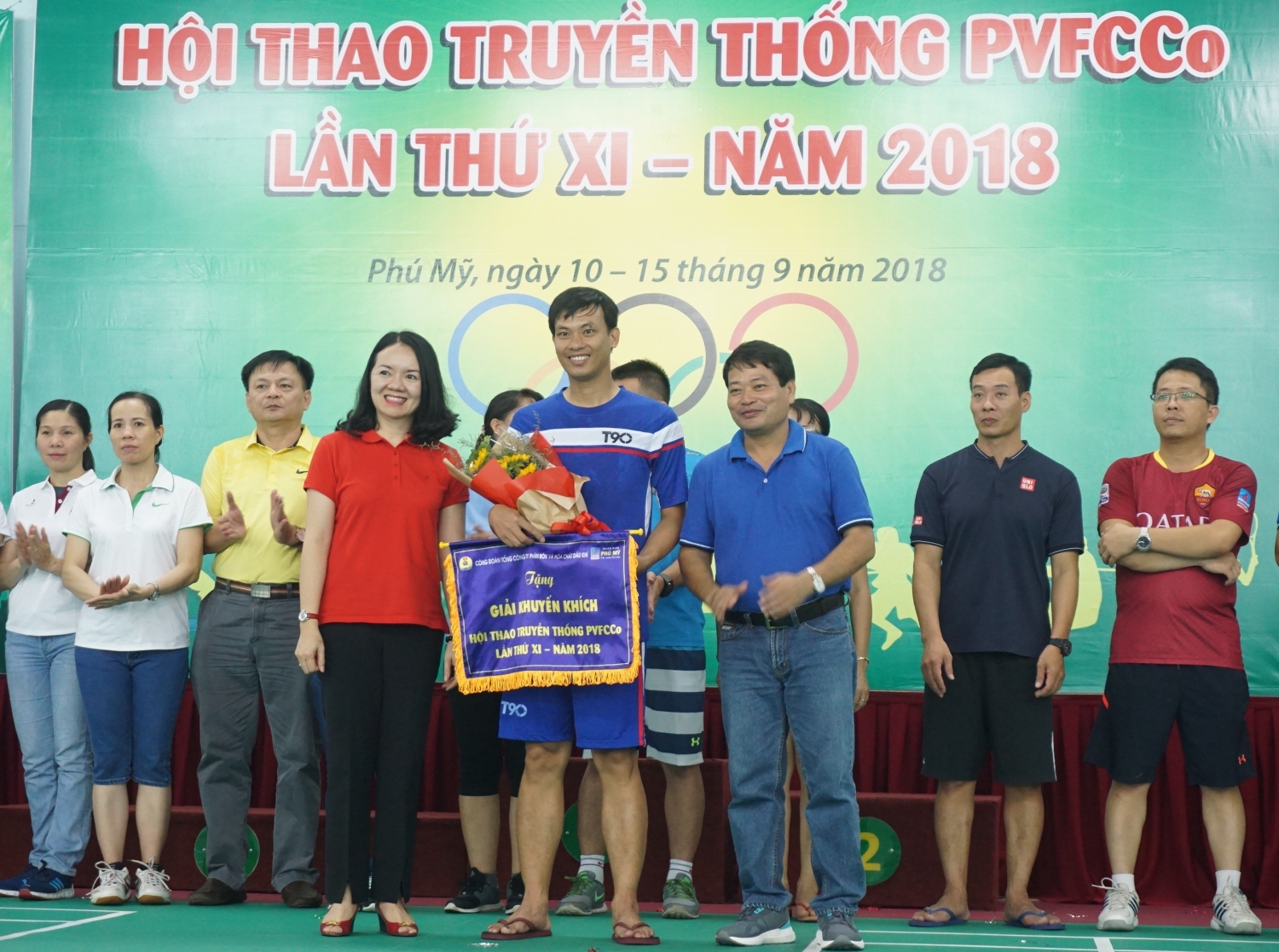 715 van dong vien tham du hoi thao truyen thong pvfcco lan thu xi