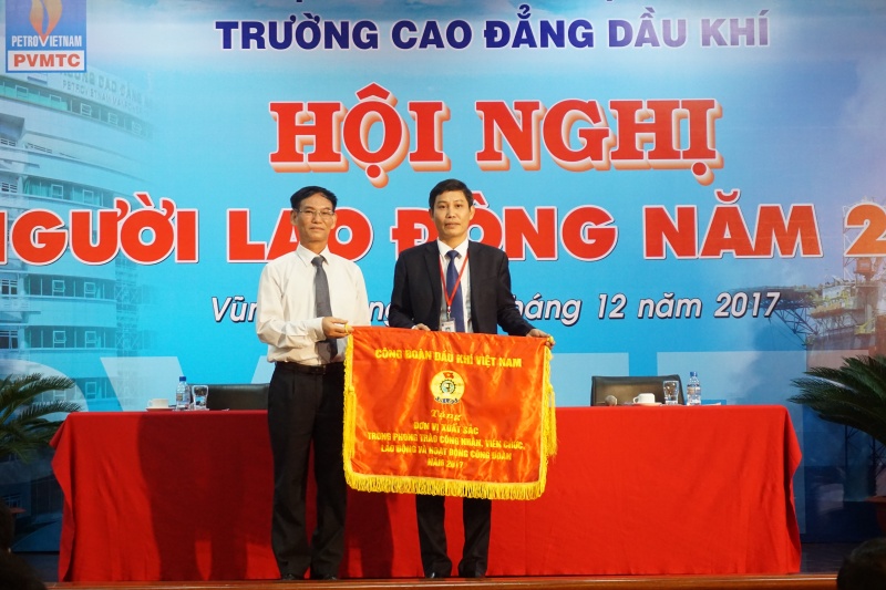 truong cao dang dau khi hoi nghi nguoi lao dong nam 2018