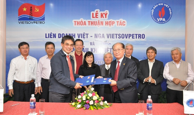 hoi dau khi viet nam ky thoa thuan hop tac voi vietsovpetro