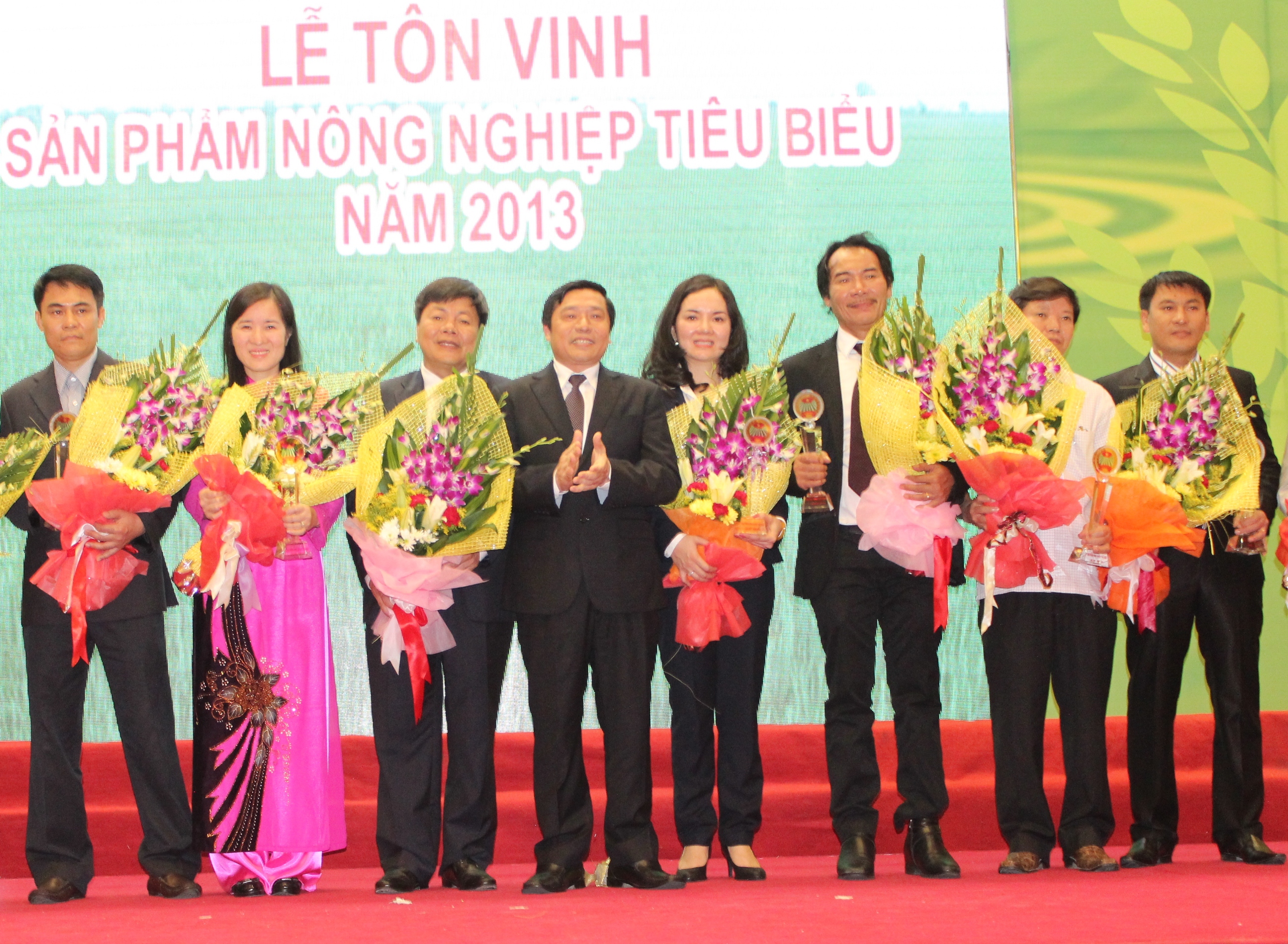 Đạm Phú Mỹ nhận danh hiệu “Sản phẩm nông nghiệp tiêu biểu năm 2013”