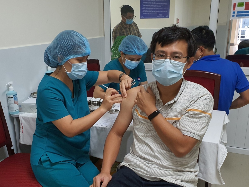 Vietsovpetro triển khai tiêm vắc-xin ngừa COVID-19 cho cán bộ công nhân viên và người lao động