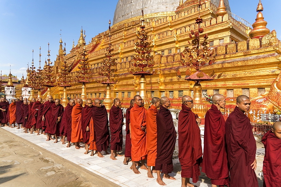 Đến Shwezigon: Ngôi chùa dát vàng đầu tiên và linh thiêng nhất ở Myanmar