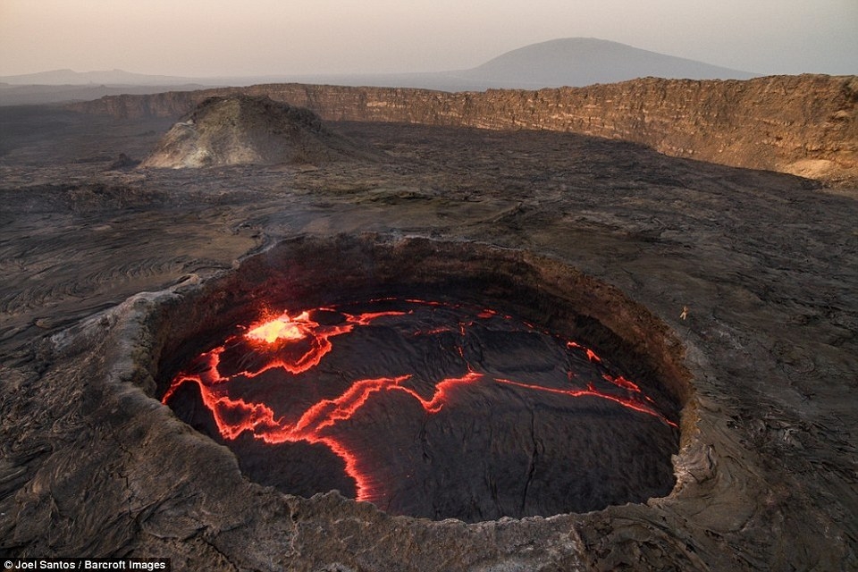 Cận cảnh núi lửa Etra Ale ở Ethiopia - Nơi được mệnh danh là “Cổng địa ngục”