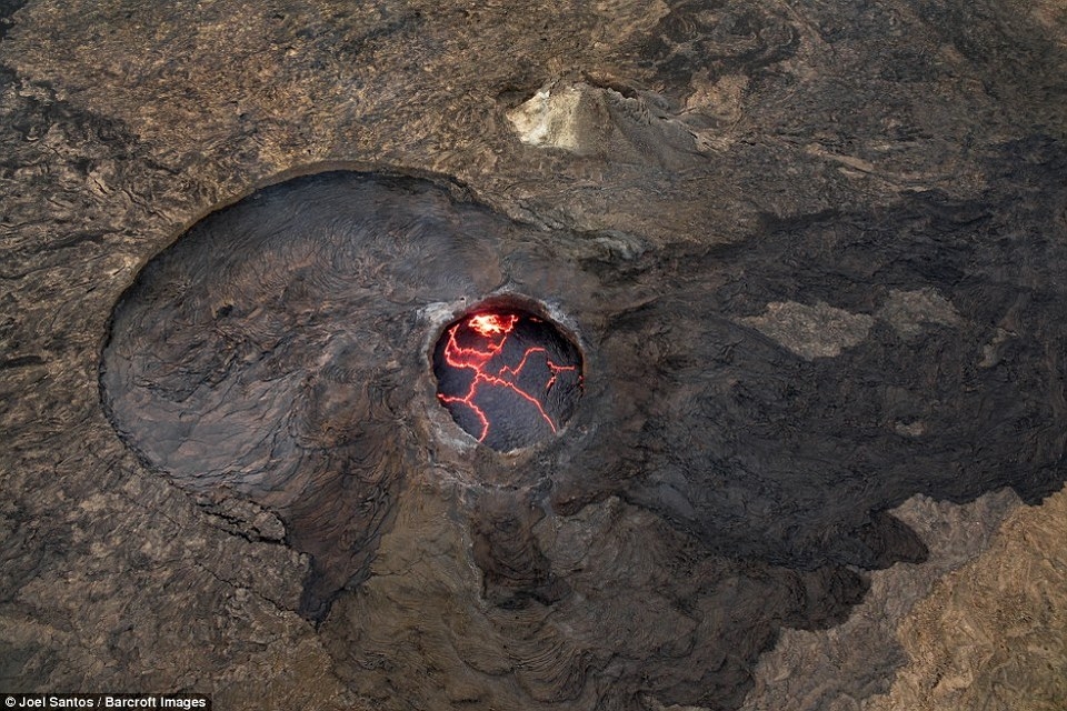 Cận cảnh núi lửa Etra Ale ở Ethiopia - Nơi được mệnh danh là “Cổng địa ngục”