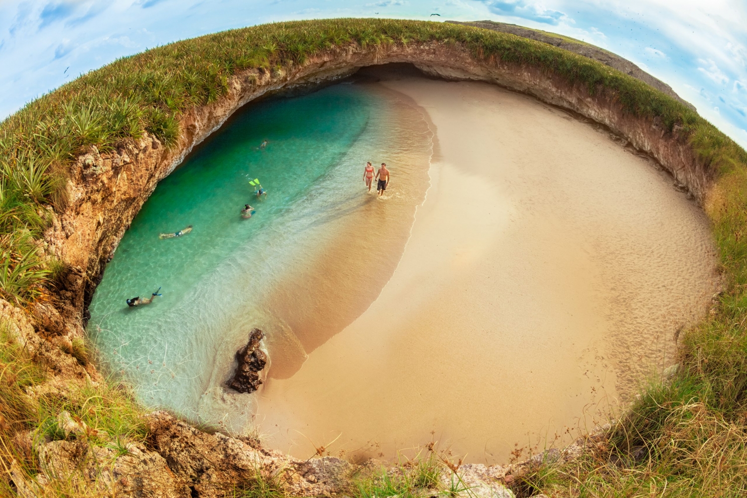 Top 6 bãi biển kỳ lạ nhất thế giới mà bạn không tin là có thật