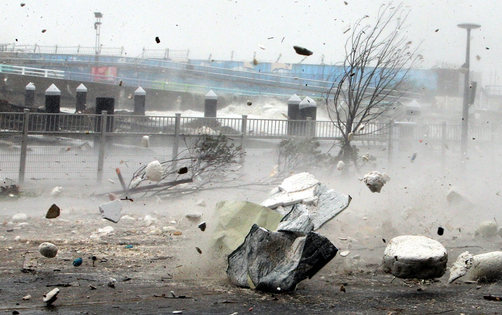 Hình ảnh và thông tin mới nhất về thiệt hại tại Trung Quốc do cơn bão số 1  gây ra | VOZ