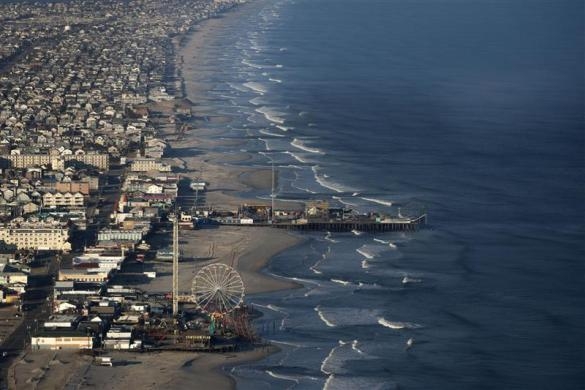 Một tháng sau siêu bão Sandy, bờ biển nước Mỹ vẫn tan hoang