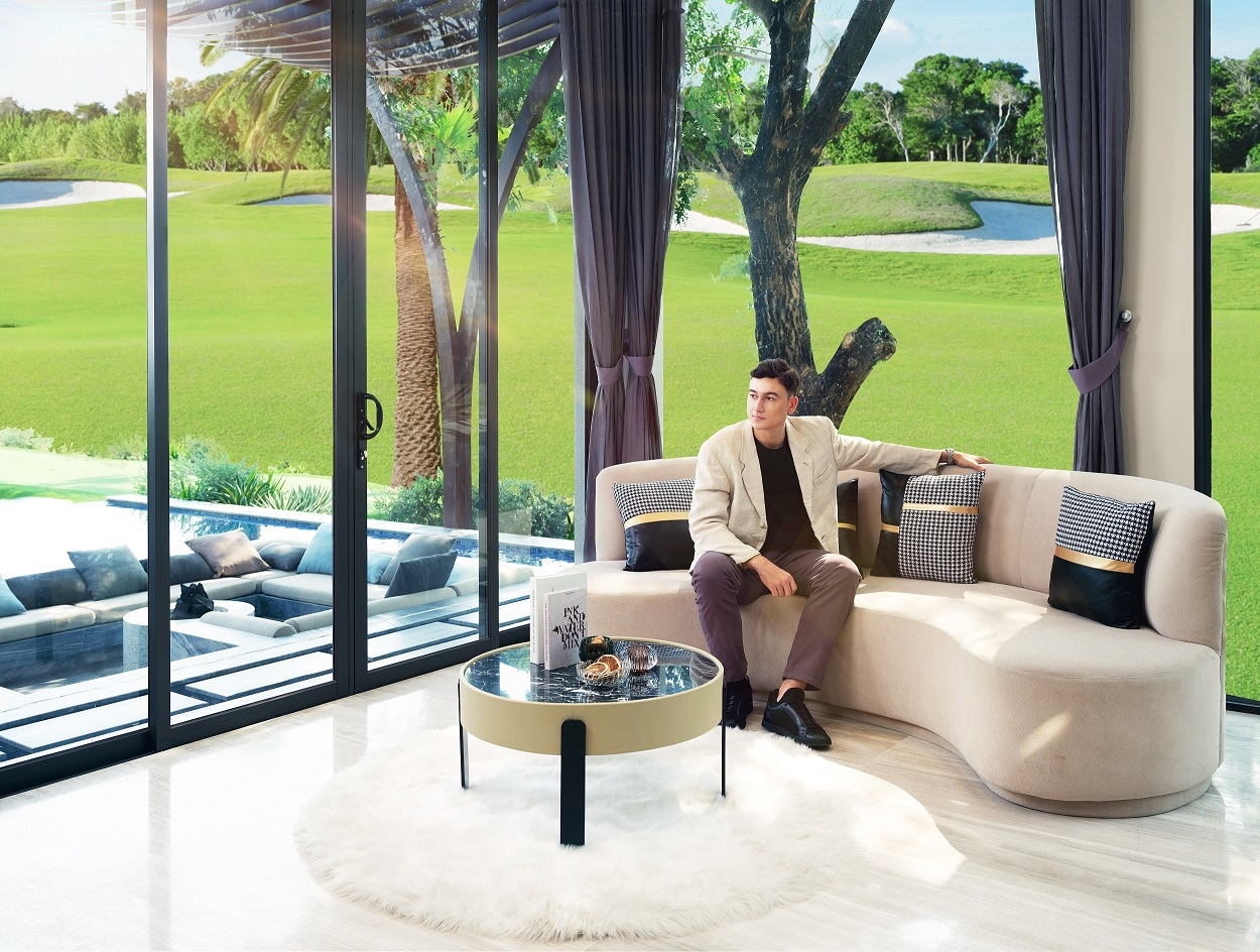 Căn biệt thự mà Văn Lâm yêu thích nằm giữa lòng sân golf PGA 36 hố, kề cận biển Phan Thiết và loạt tiện ích hấp dẫn của siêu dự án. Ảnh nhà mẫu PGA Golf Villas – NovaWorld Phan Thiet.