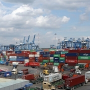 Ngành hàng hải đề nghị các cảng biển không tăng giá dịch vụ