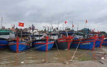 Thanh Hóa: Mất liên lạc với 2 tàu cá