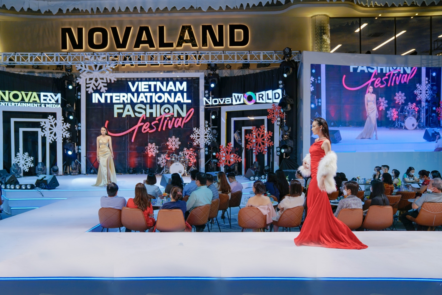 Bế mạc chuỗi hoạt động của Vietnam International Fashion Festival (VIFF)  2021, diễn ra tại Novaland Gallery