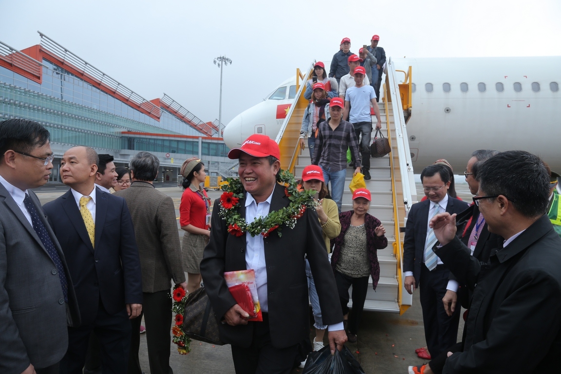 vietjetair chinh thuc mo duong bay van don thanh pho ho chi minh