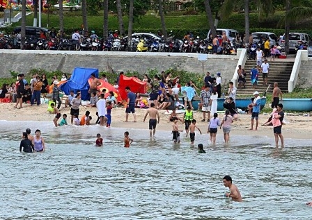 Bình Thuận đón khoảng 30.000 lượt khách đầu năm mới 2021