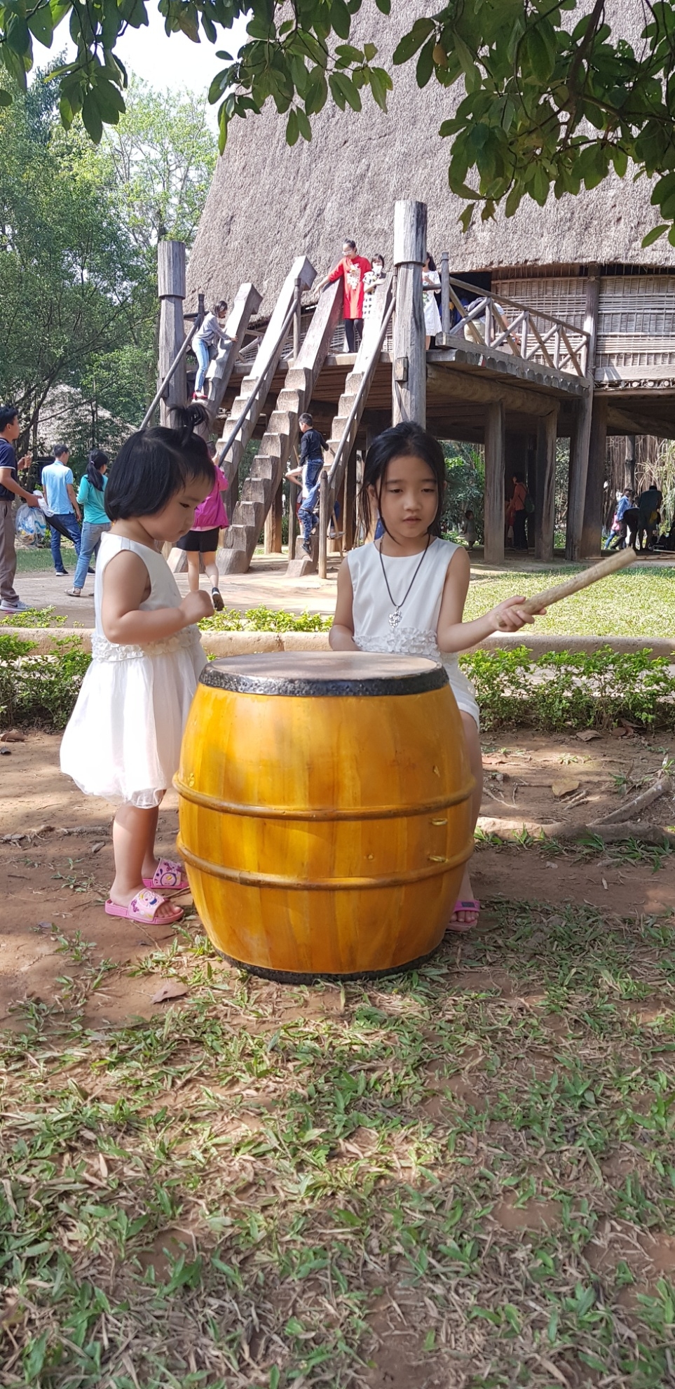 Ngày xuân, đưa cả gia đình đến Bảo tàng Dân tộc học Việt Nam
