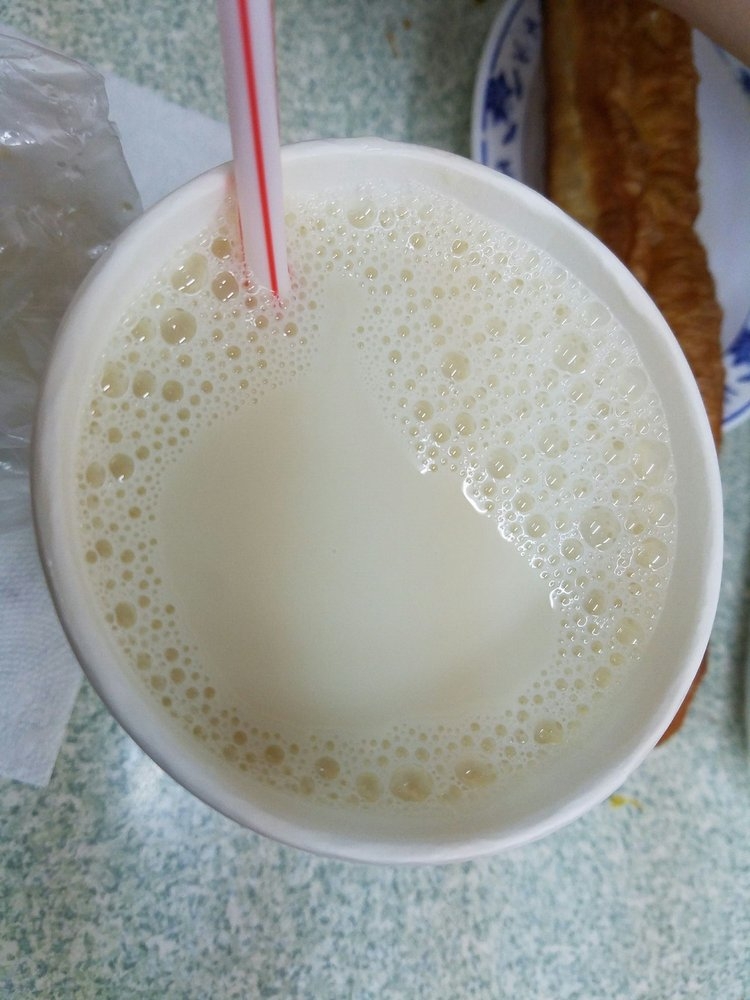 Nhấm nháp ly sữa đậu nành vào buổi sáng - thức uống truyền thống của người Trung Hoa ngay tại Đài Bắc