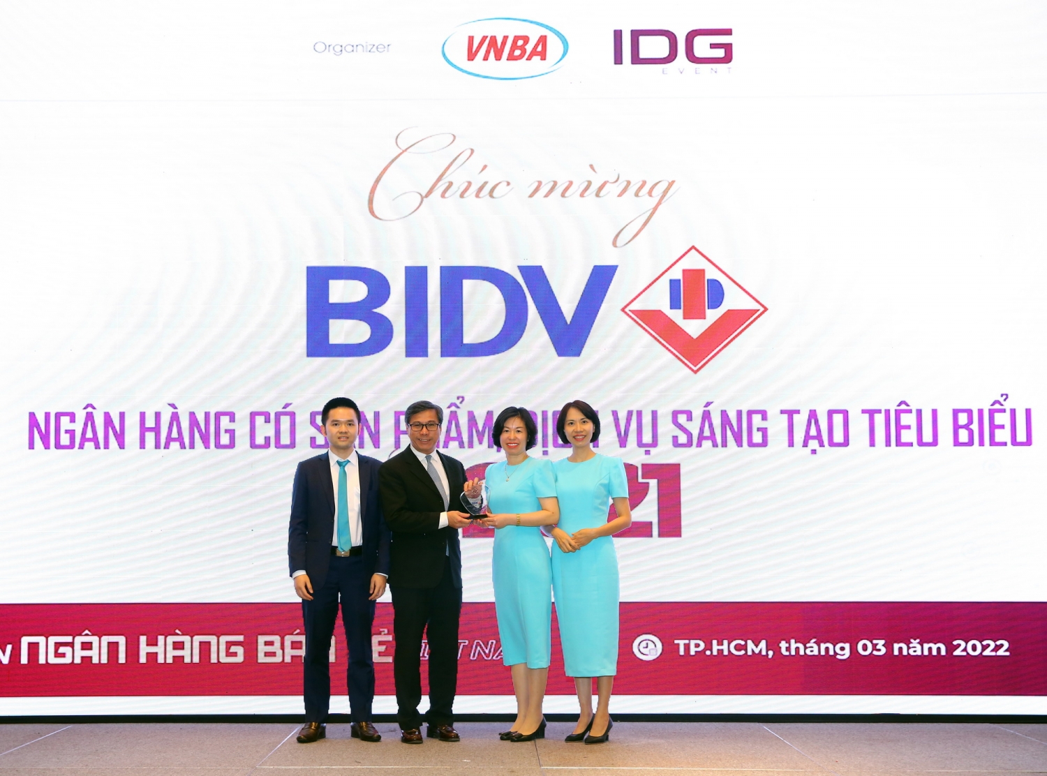 BIDV nhận đồng thời 04 giải thưởng Ngân hàng Việt Nam Tiêu biểu