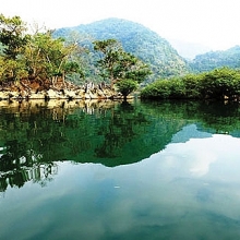 Hồ Ba Bể- Du lịch qua miền di sản Việt Bắc
