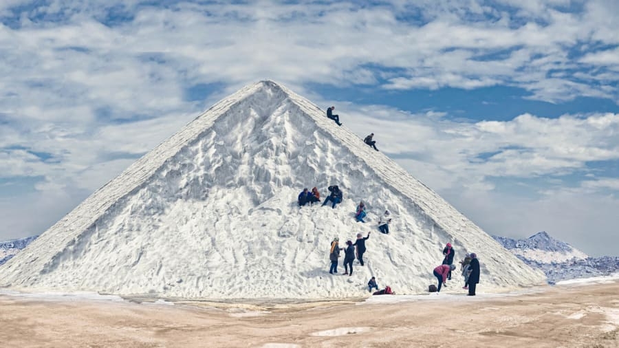 “Núi tuyết” ở Ai Cập thu hút du khách