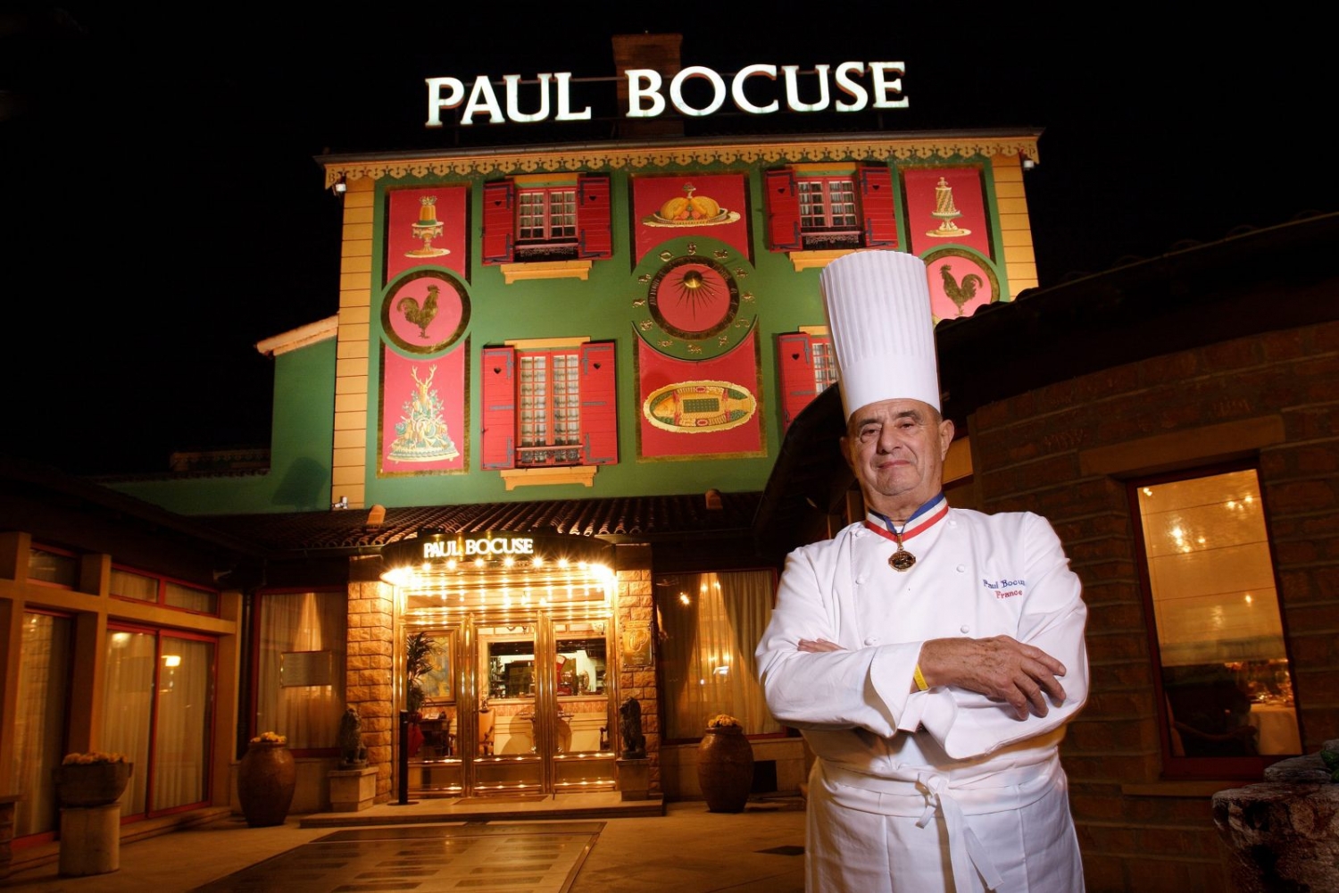 Bún bò Huế chợ Đông Ba - Điểm đến ẩm thực yêu thích của đầu bếp nổi tiếng Anthony Bourdain