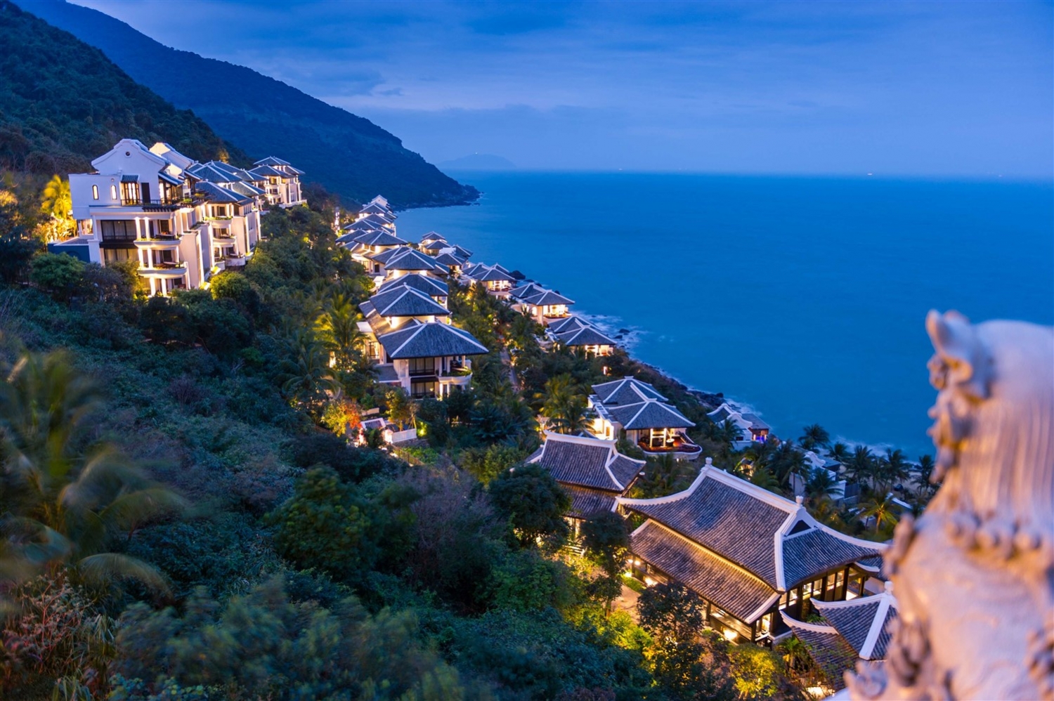 worlds best awards vinh danh intercontinental danang sun peninsula resort