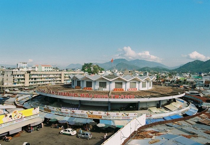 kham pha 5 ngoi cho lau doi va noi tieng cua dat nuoc