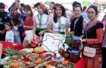 Sôi nổi các hoạt động Ngày hội văn hóa các dân tộc huyện Mộc Châu