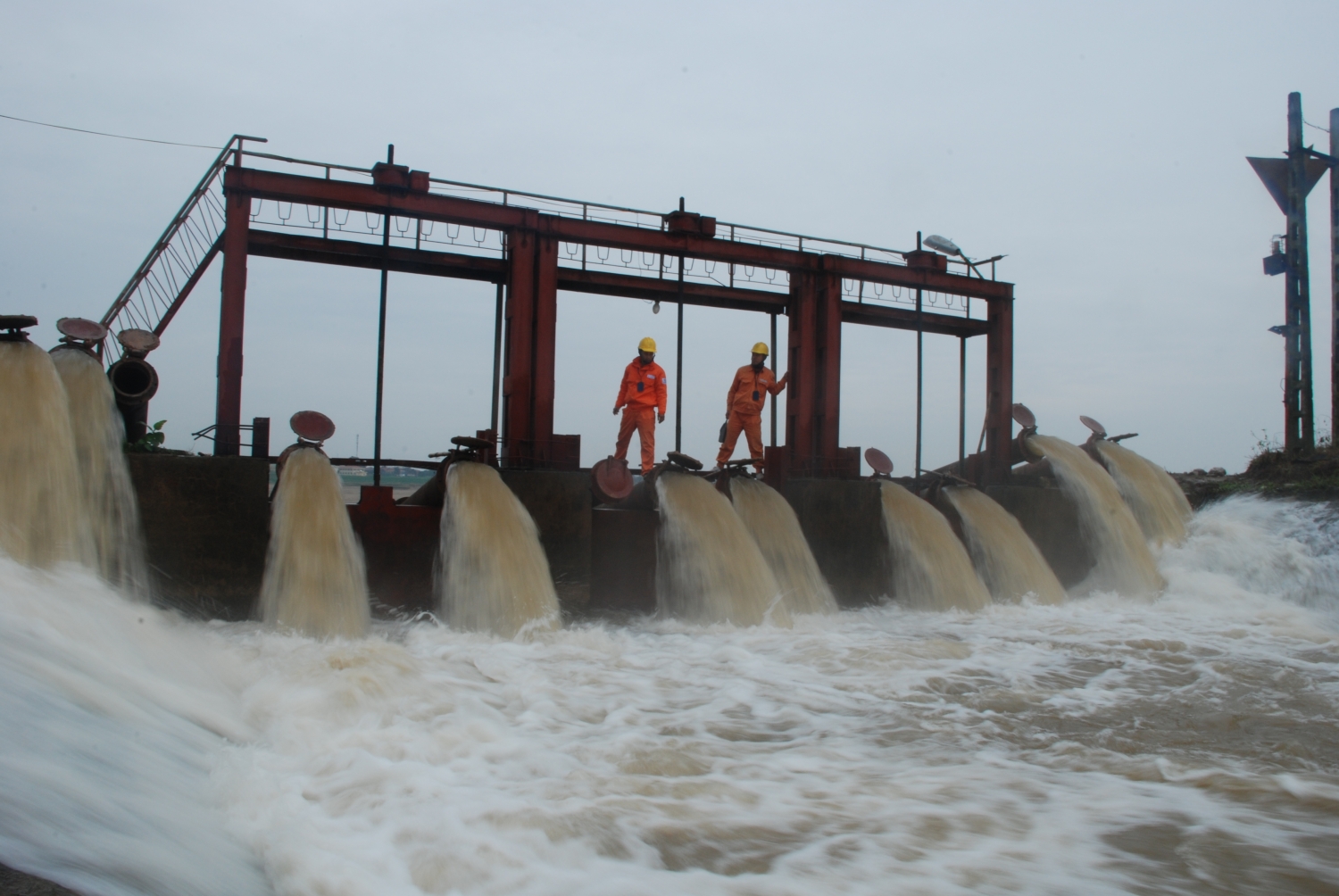 dam bao cung ung dien on dinh phuc vu san xuat nuoc sach tren dia ban thu do