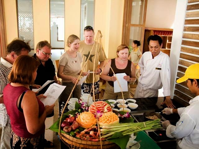 Phát triển du lịch ẩm thực Việt Nam
