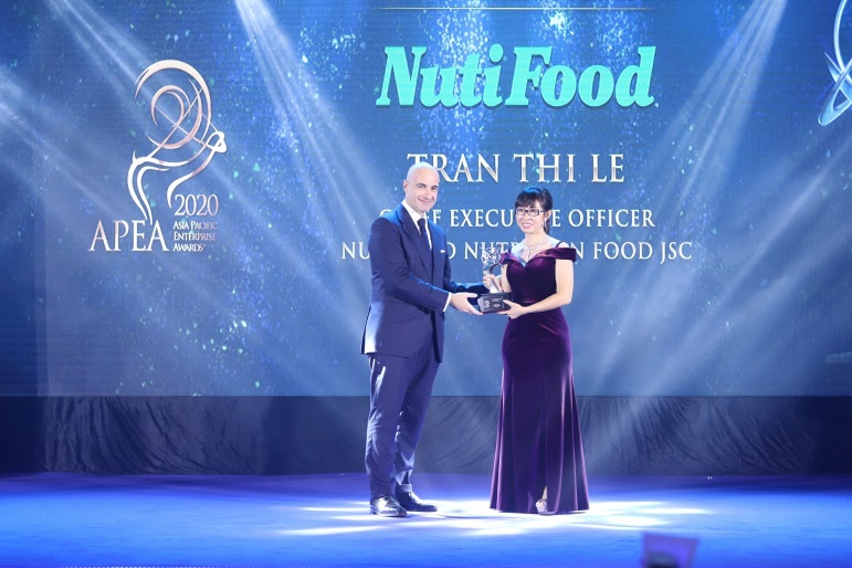 le-trao-giai-asia-pacific-enterprise-awards-2020-vinh-danh-nutifood-3-giai-thuong-1