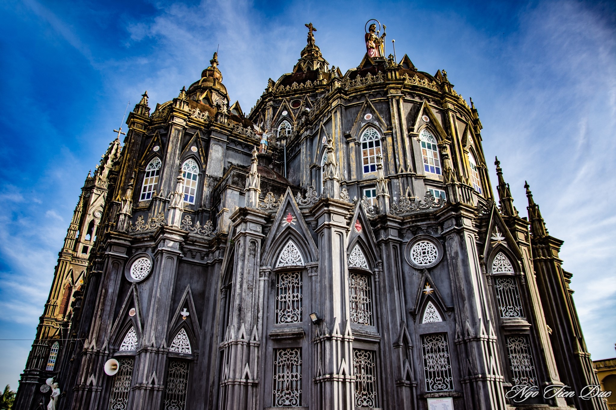 Điều gì tạo nên 'Cơn sốt xình xịch' với nhà thờ tựa lâu đài phép thuật Hogwarts tại Nam Định?
