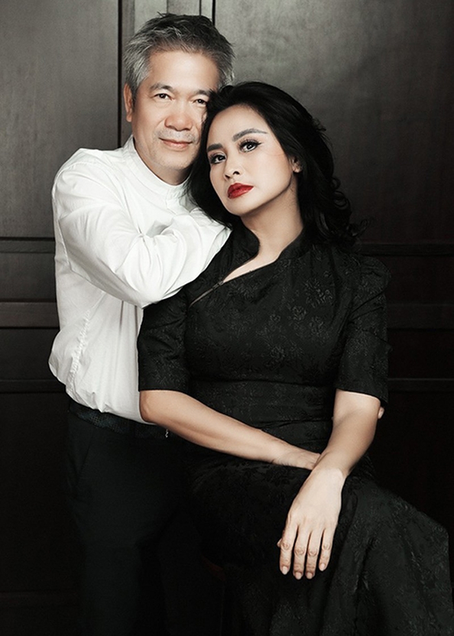 Diva Thanh Lam tạo dáng tình tứ bên bạn trai bác sĩ
