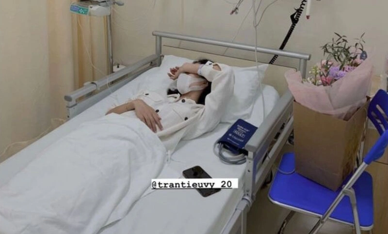 Hoa hậu Tiểu Vy sụt 5kg, phải nhập viện do bệnh kéo dài