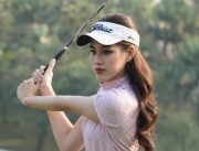 Hoa hậu Đỗ Hà gặp sự cố trang phục... "ngượng chín mặt"