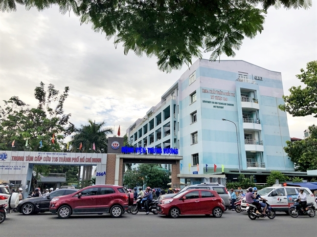 Bệnh viện Trưng Vương gặp khó khi đồng loạt nhân viên y tế xin nghỉ