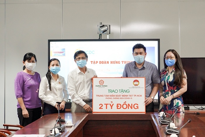 Tập đoàn Hưng Thịnh tặng Trung tâm Kiểm soát bệnh tật TP.HCM 2 tỷ đồng hỗ trợ phòng chống dịch Covid- 19