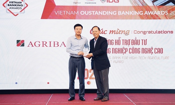 Ngân hàng Agribank nhận “cú đúp” giải thưởng tại sự kiện Lễ trao giải thưởng “Ngân hàng Việt Nam tiêu biểu năm 2020”
