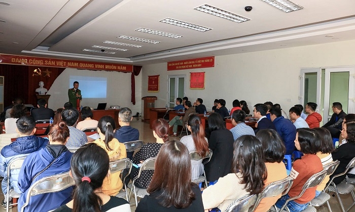 Tập đoàn Lạc Hồng và Công an quận Thanh Xuân tổ chức huấn luyện nghiệp vụ Phòng cháy chữa cháy, cứu nạn cứu hộ
