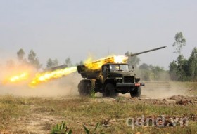Việt Nam: Máy bay, xe tăng, rocket phóng loạt... phô diễn hỏa lực