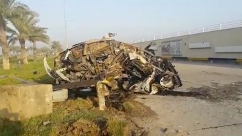 Khoảnh khắc xe chở tướng Iran trúng tên lửa Mỹ
