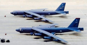 Mỹ điều máy bay ném bom B-52, sẵn sàng ứng phó Iran