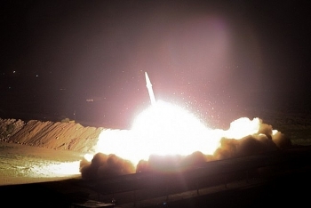 Iran phóng tên lửa tấn công căn cứ Mỹ tại Iraq