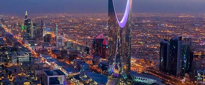 Ả Rập Xê-út tăng giá bán dầu tại châu Á