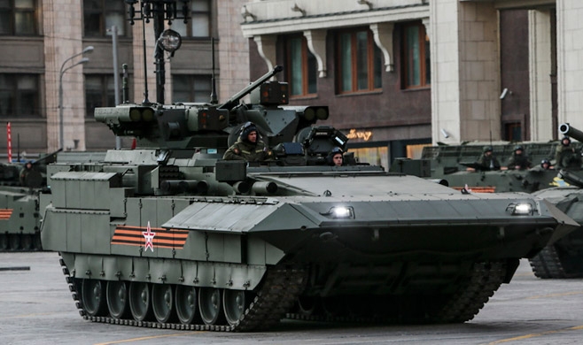 Siêu tăng Armata được trang bị đạn thông minh