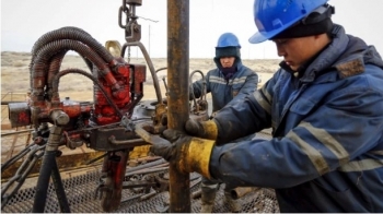 Các ông lớn dầu mỏ ghi nhận khoản lỗ kỷ lục trong năm 2020
