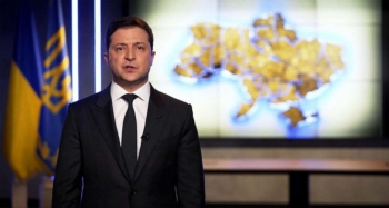 Tổng thống Ukraine tuyên bố thiết quân luật