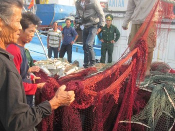 Lên án hành động vô nhân đạo của tàu hải cảnh Trung Quốc