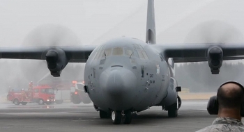 Vận tải cơ C-130J đầu tiên về Nhật Bản