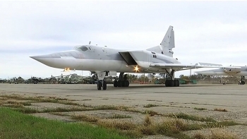 Nga điều oanh tạc cơ Tu-22M3 và tên lửa Iskander tới Crimea